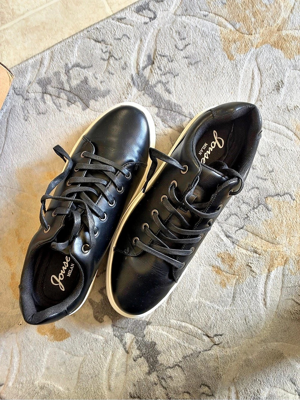 Jousen Black Sneakers NIB